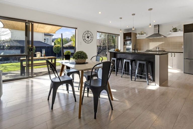 Photo of property in 4 Bridgefield Crescent, Flat Bush, Auckland, 2016