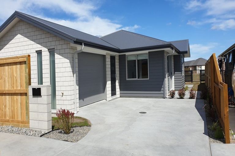 Photo of property in 21 Royal Crescent, Papamoa, 3118