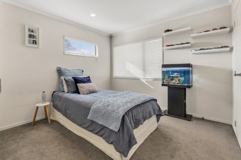Photo of property in 4 Bridgefield Crescent, Flat Bush, Auckland, 2016