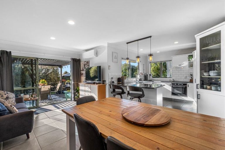 Photo of property in 10 Wouldbank Way, Welcome Bay, Tauranga, 3112