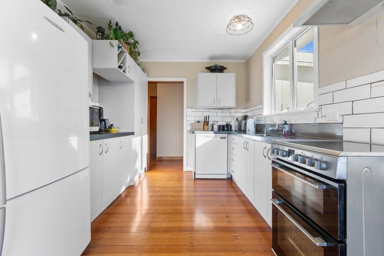 Photo of property in 16 Cumming Street, Okato, 4335