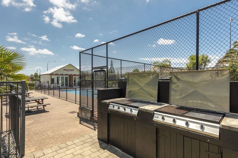 Photo of property in 33 Kirikiri Lane, East Tamaki, Auckland, 2013