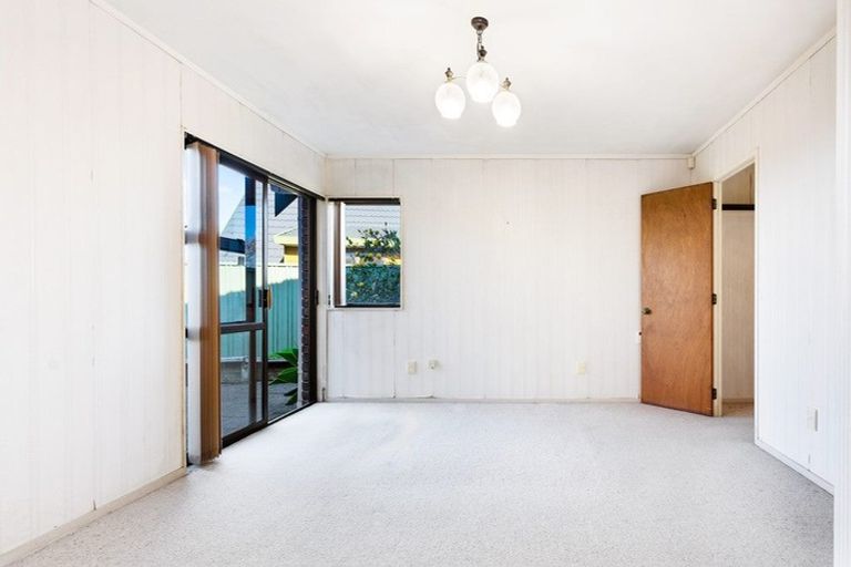 Photo of property in 1/149 West Harbour Drive, West Harbour, Auckland, 0618