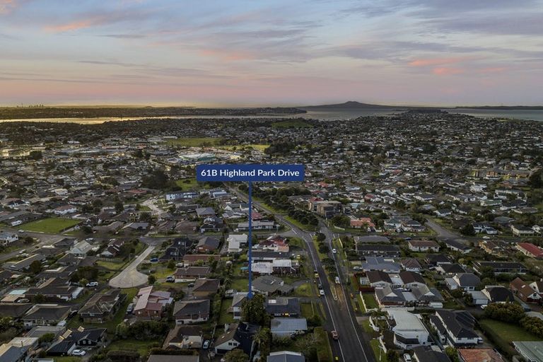 Photo of property in 61b Highland Park Drive, Highland Park, Auckland, 2010