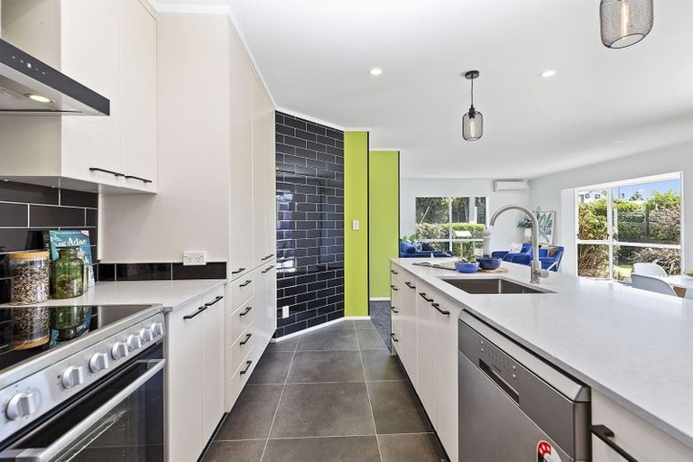 Photo of property in 2b James Street, Plimmerton, Porirua, 5026