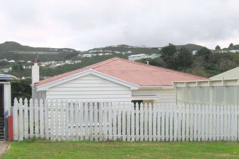 Photo of property in 6 Collier Avenue, Karori, Wellington, 6012