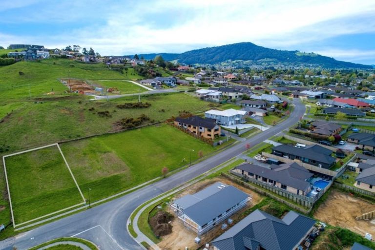Photo of property in 21 Baxendale Drive, Matipo Heights, Rotorua, 3015