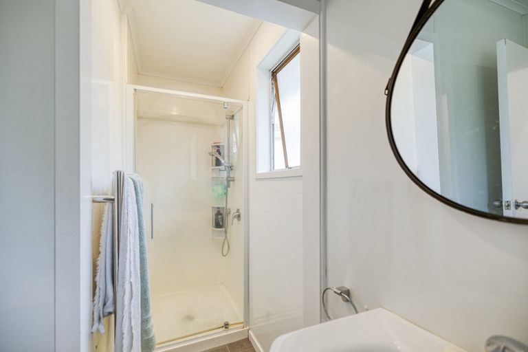 Photo of property in 112 Colwill Road, Massey, Auckland, 0614