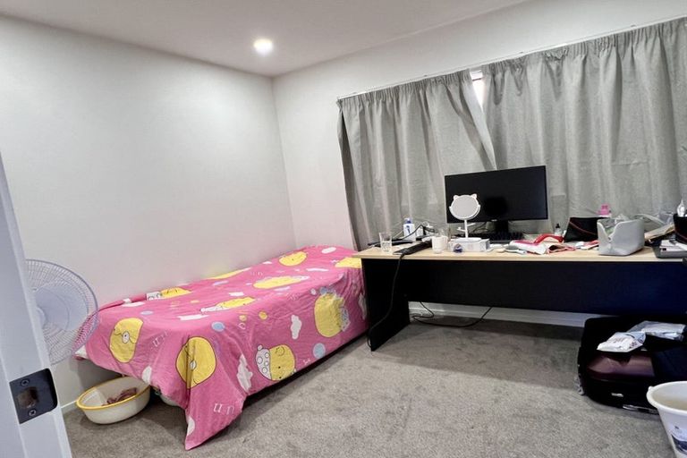 Photo of property in 53a Megan Avenue, Pakuranga Heights, Auckland, 2010