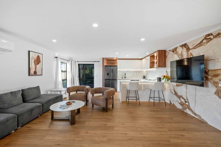 Photo of property in 18 Keri Vista Rise, Papakura, 2110