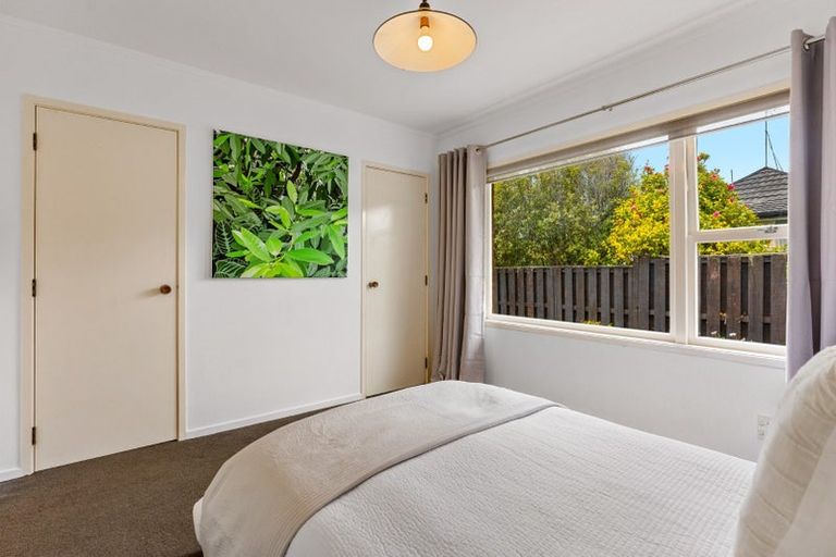 Photo of property in 1/4 Waterloo Road, Milford, Auckland, 0620