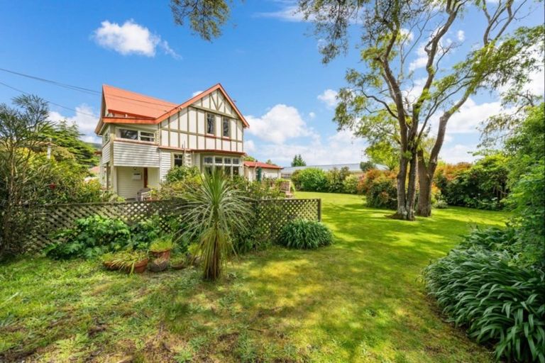Photo of property in 2 Bracken Street, Wallaceville, Upper Hutt, 5018