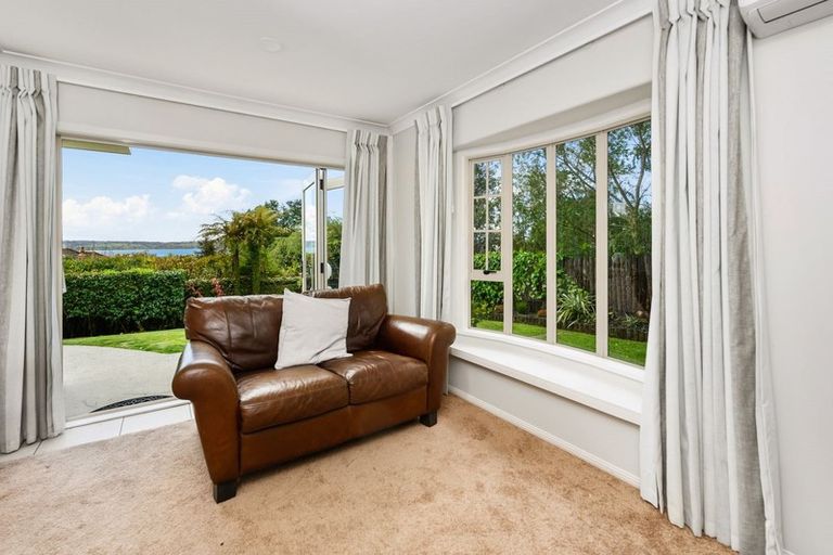 Photo of property in 6 Tupara Crescent, Kawaha Point, Rotorua, 3010