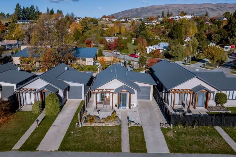 Photo of property in 206 Warren Street, Wanaka, 9305