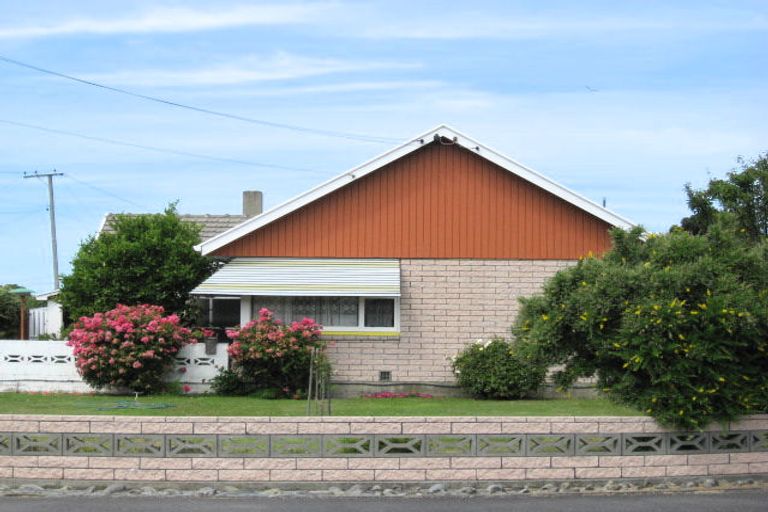 Photo of property in 15 Cromer Place, New Brighton, Christchurch, 8062