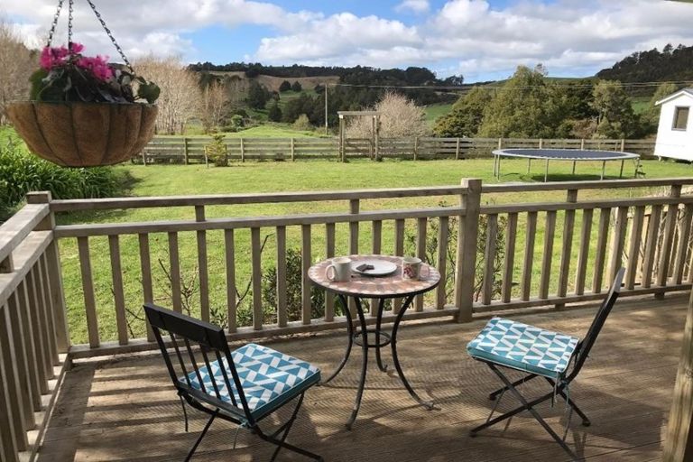 Photo of property in 690 Haruru Road, Kaukapakapa, 0873