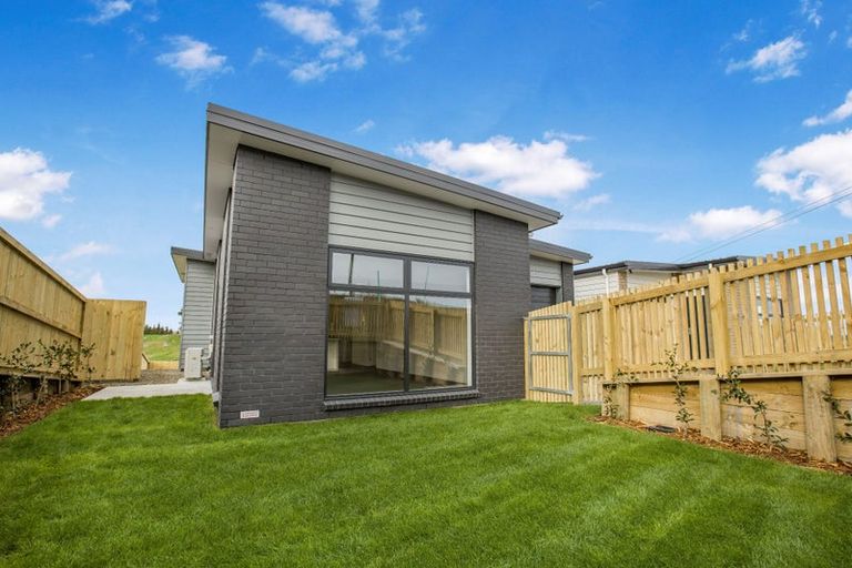 Photo of property in 38 Scenic Rise, Rototuna North, 3281