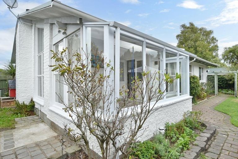 Photo of property in 2/1 Leeman Place, Redwood, Christchurch, 8051