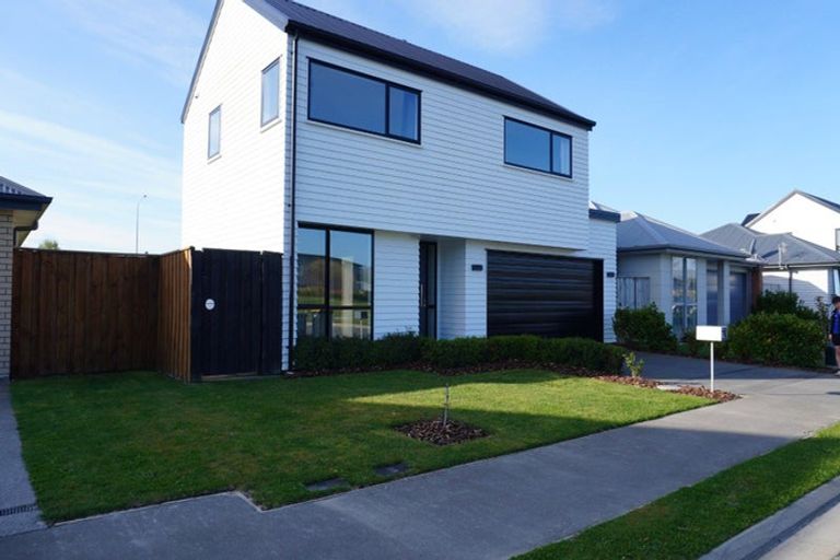 Photo of property in 28 Sholto Duncan Crescent, Halswell, Christchurch, 8025