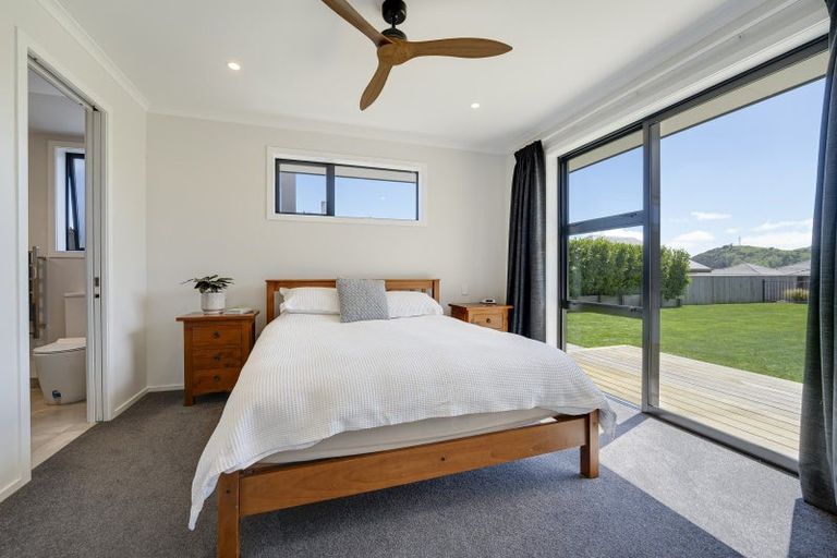 Photo of property in 2 Huntaway Close, Stoke, Nelson, 7011