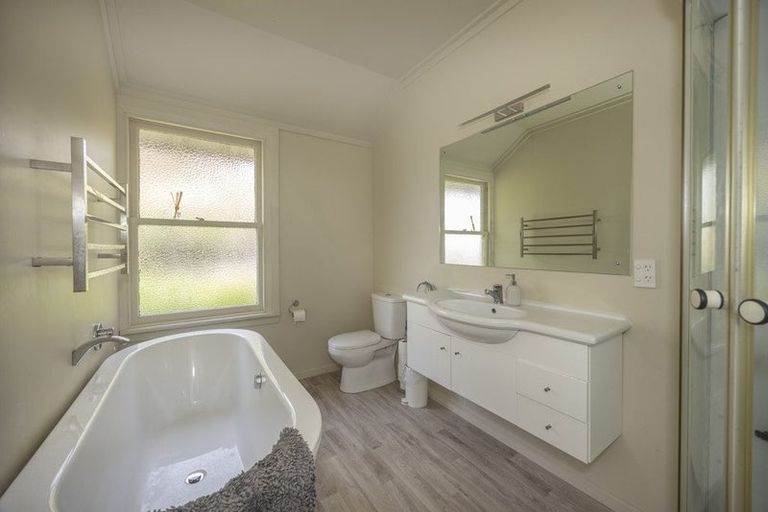 Photo of property in 9 Ure Street, South Hill, Oamaru, 9400