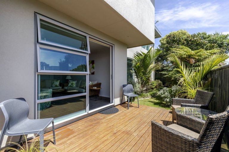 Photo of property in 22a Belt Road, Moturoa, New Plymouth, 4310