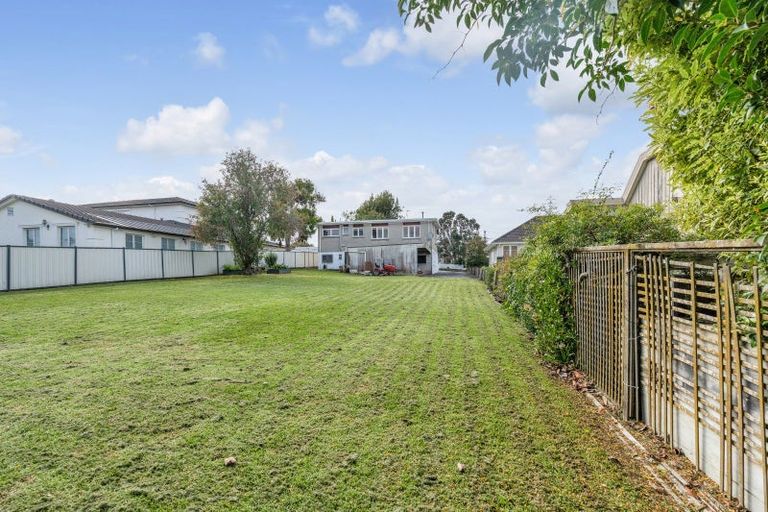 Photo of property in 67 Beach Road, Mellons Bay, Auckland, 2014