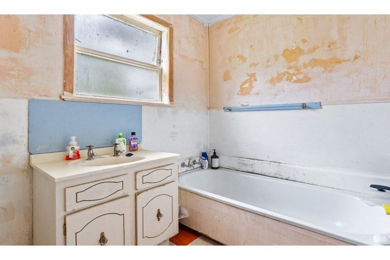 Photo of property in 24 Beatrice Avenue, Hillcrest, Auckland, 0627