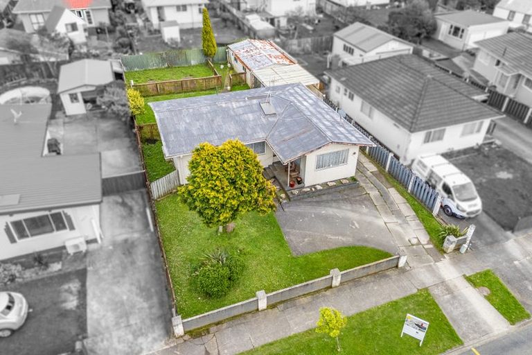 Photo of property in 271 Wellington Road, Wainuiomata, Lower Hutt, 5014