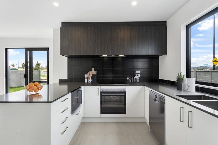 Photo of property in 9 Verde Lane, Rosehill, Papakura, 2113