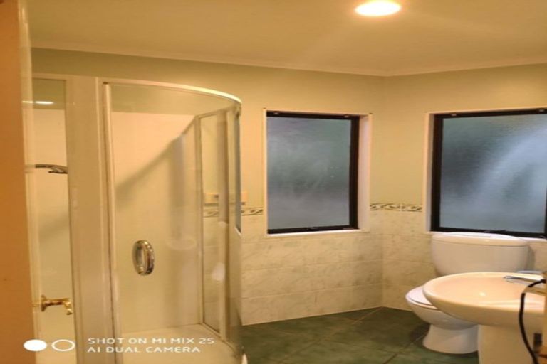 Photo of property in 55 Penguin Drive, Murrays Bay, Auckland, 0630