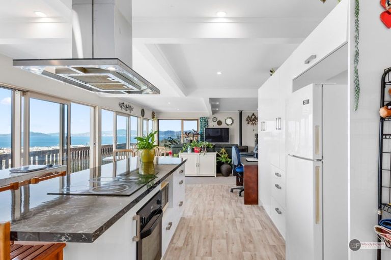 Photo of property in 11 Chestnut Grove, Maungaraki, Lower Hutt, 5010