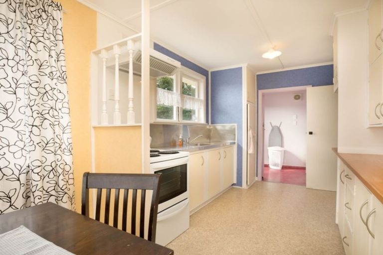 Photo of property in 10 Maher Place, Ranui, Porirua, 5024