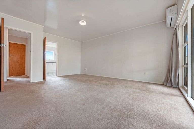 Photo of property in 21 Pegler Drive, Howick, Auckland, 2014