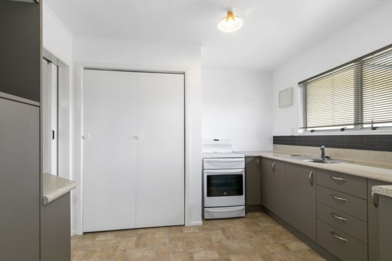 Photo of property in 50b Whites Line West, Woburn, Lower Hutt, 5010