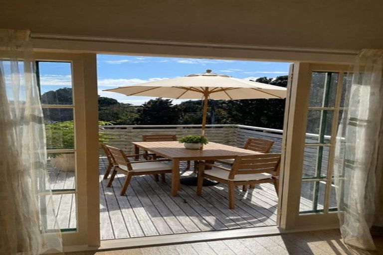Photo of property in 32 Bonithon Avenue, Moturoa, New Plymouth, 4310