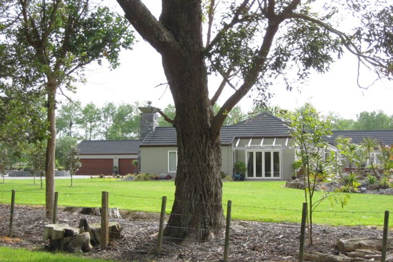 Photo of property in 832 Old North Road, Waimauku, 0882