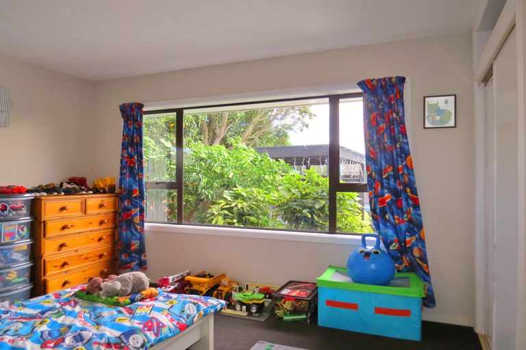 Photo of property in 10 Montague Street, Islington, Christchurch, 8042