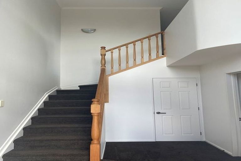 Photo of property in 4 Cinnabar Place, Westgate, Auckland, 0614