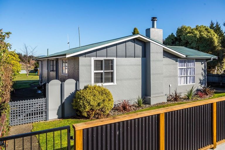 Photo of property in 46 Miller Street, Dannevirke, 4930