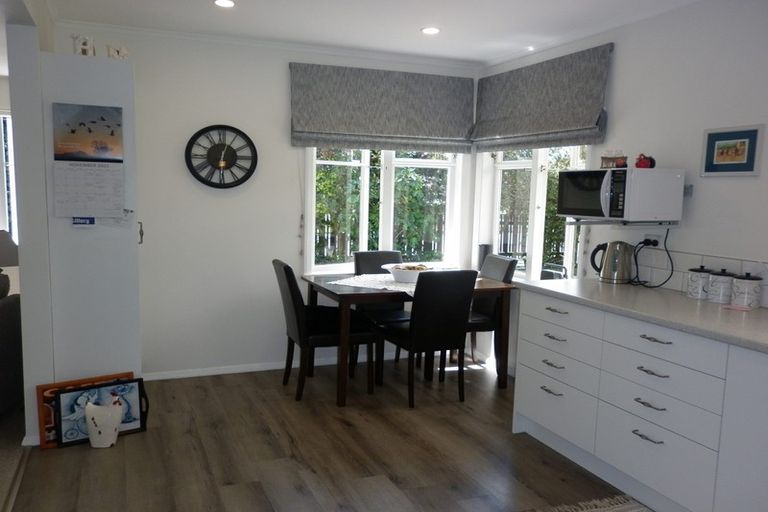 Photo of property in 21 Philip Street, Carterton, 5713