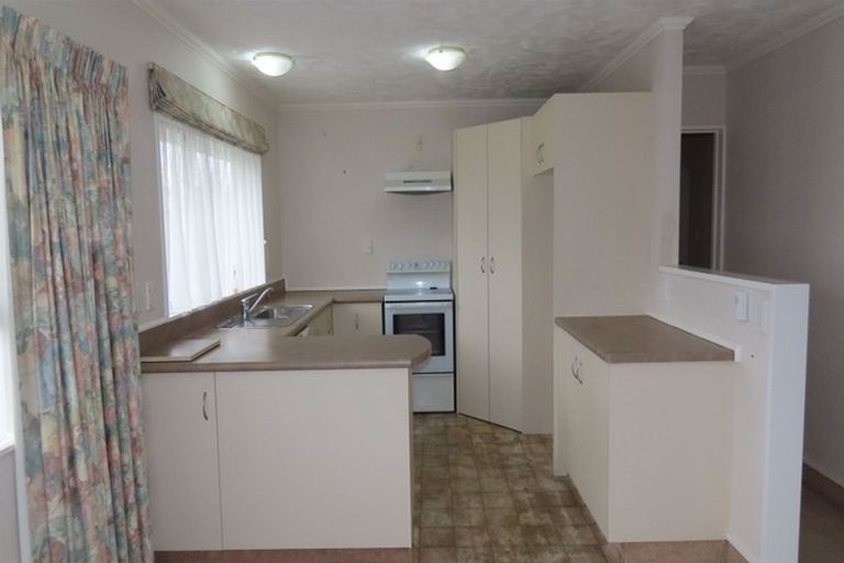 Photo of property in 52 Queen Street West, Levin, 5510