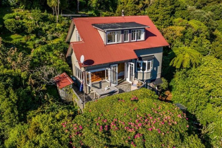 Photo of property in 277 Muritai Road, Eastbourne, Lower Hutt, 5013