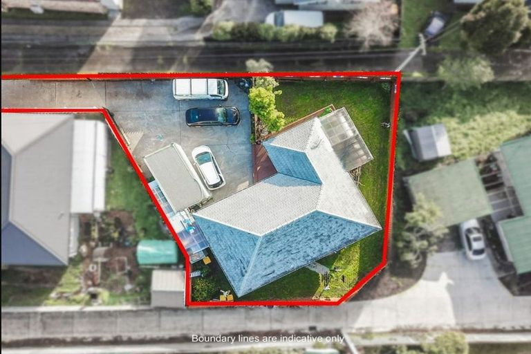 Photo of property in 58 Seymour Road, Sunnyvale, Auckland, 0612