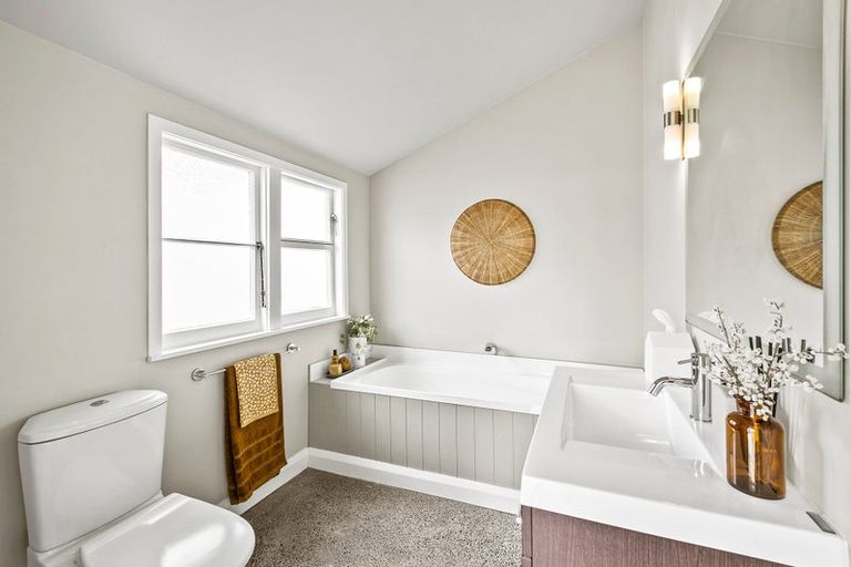 Photo of property in 2 Rawhiti Street, Vogeltown, New Plymouth, 4310