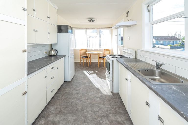 Photo of property in 46 Kowhai Street, Castlecliff, Whanganui, 4501