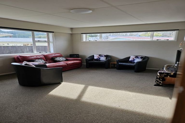 Photo of property in 22 Percy Cameron Street, Avalon, Lower Hutt, 5011