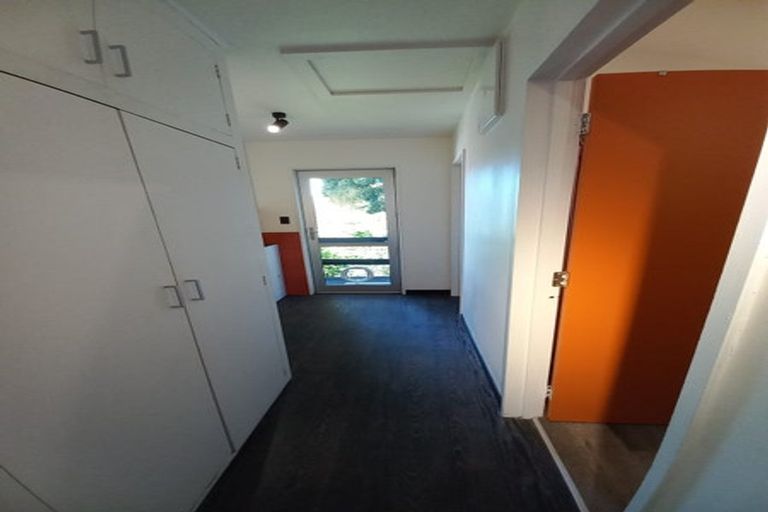 Photo of property in 35 Ticehurst Road, Lyttelton, 8082