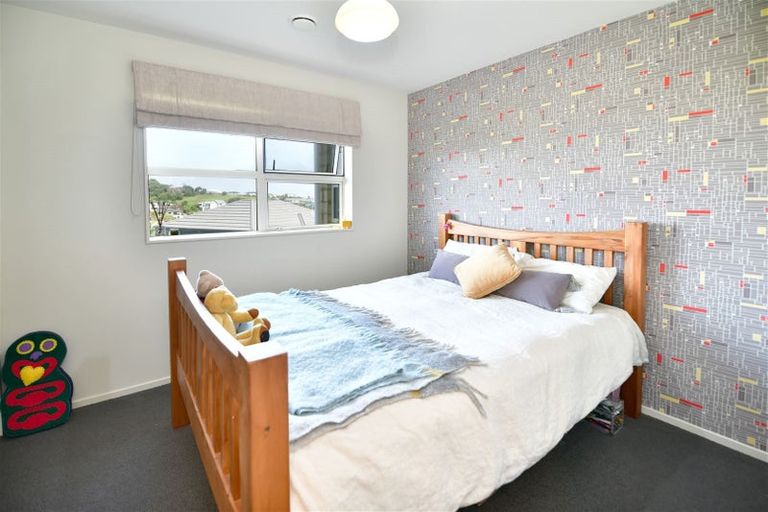 Photo of property in 17 Waldorf Crescent, Orewa, 0931