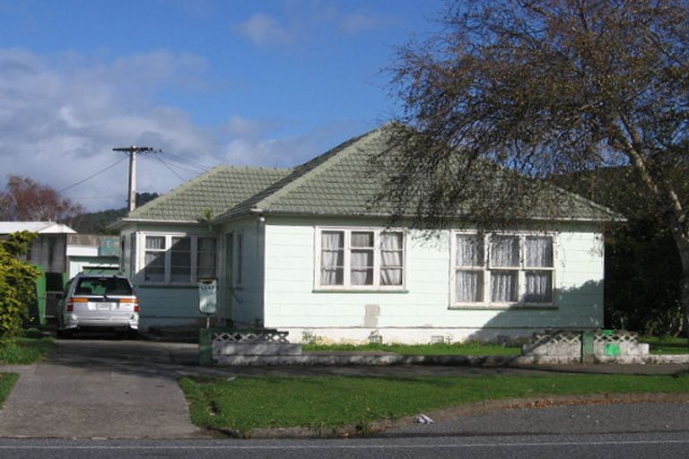 Photo of property in 1347 High Street, Taita, Lower Hutt, 5011
